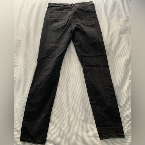 American Eagle Distressed Knee Super High Rise Black Jegging Skinny Jean - Picture 3 of 7